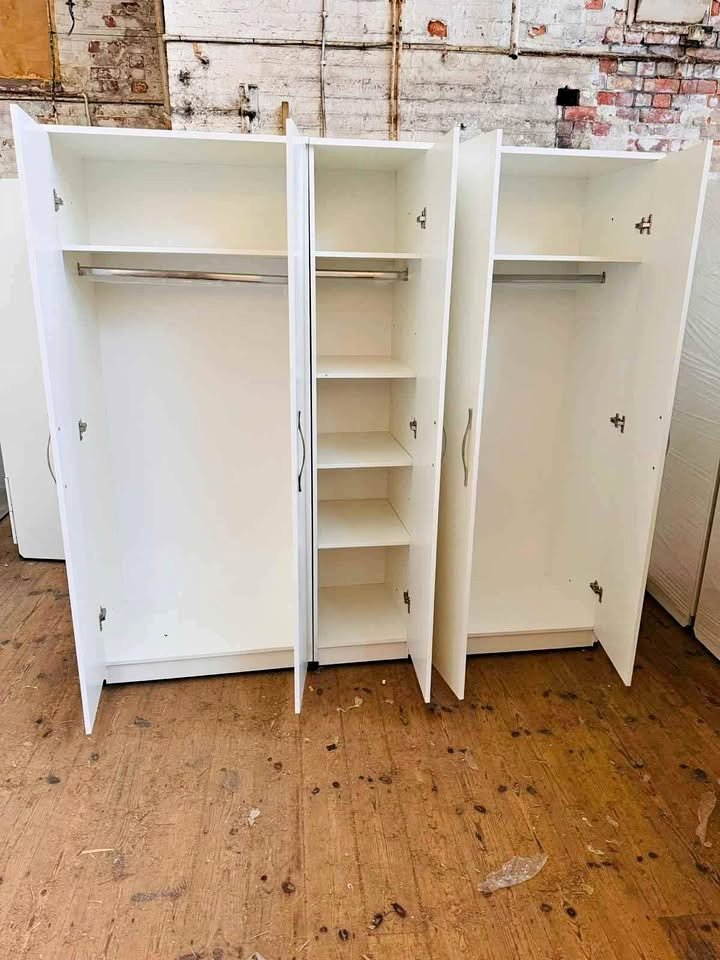 premium 5 door wardrobe extra storage – book now