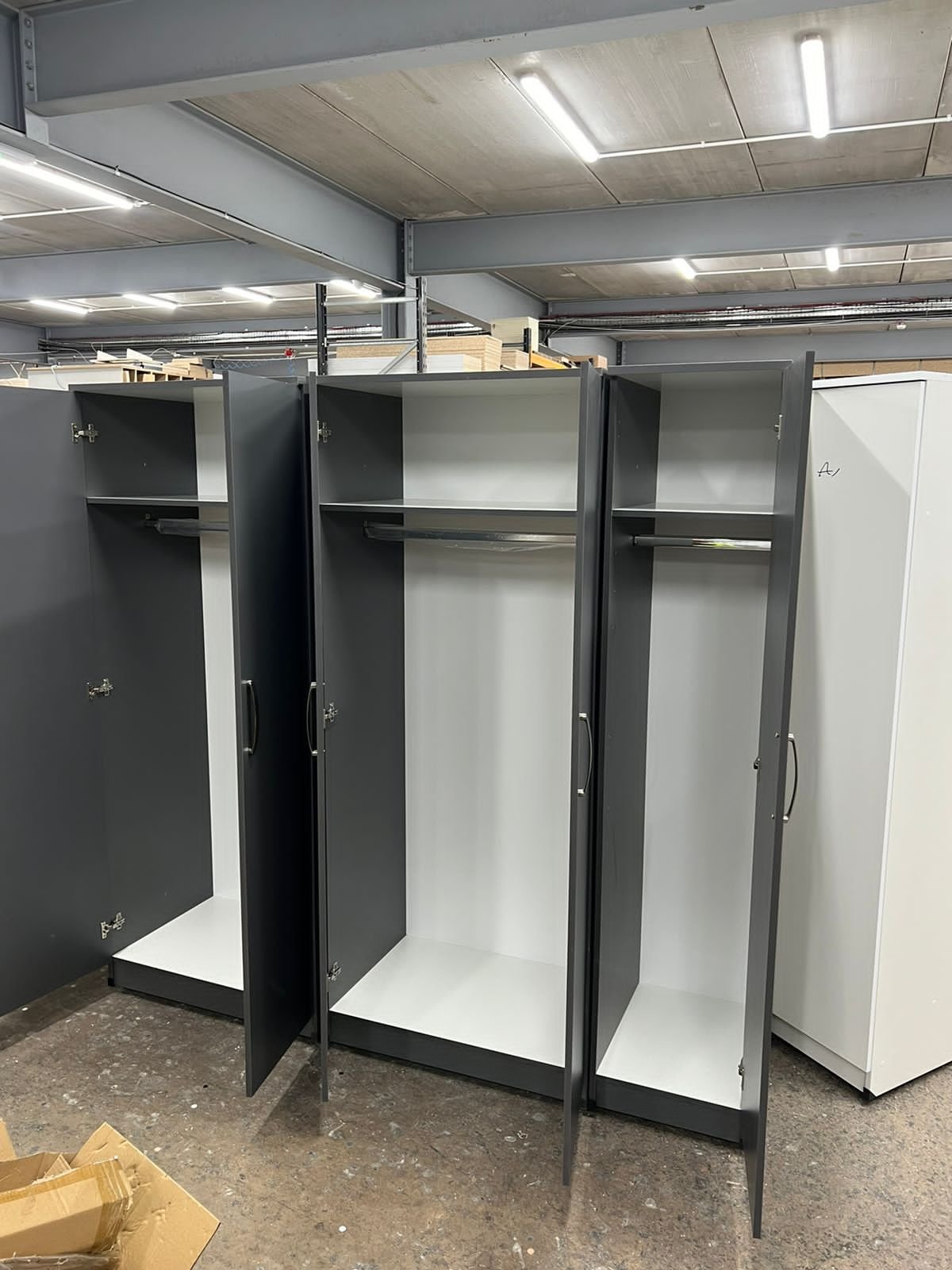 premium 5 door wardrobe extra storage – book now